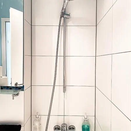 Apartamento Zentrale Mit Parkplatz, 2 Schlafzimmern, Küche, Waschmaschine&balkon Leipzig