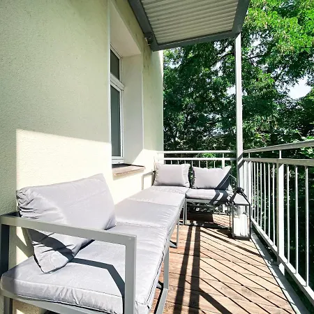 Zentrale Mit Parkplatz, 2 Schlafzimmern, Kueche, Waschmaschine & Balkon Leipzig