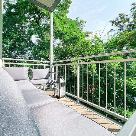 Zentrale Mit Parkplatz, 2 Schlafzimmern, Kueche, Waschmaschine & Balkon Appartement Leipzig